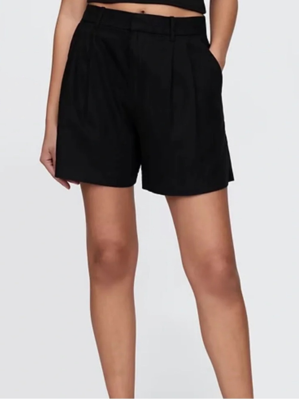 GAP Black High-Rise Pleated Women's Shorts